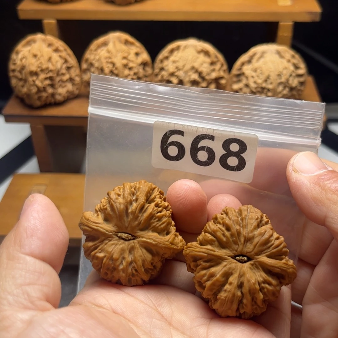 吊坠文玩核桃三角38