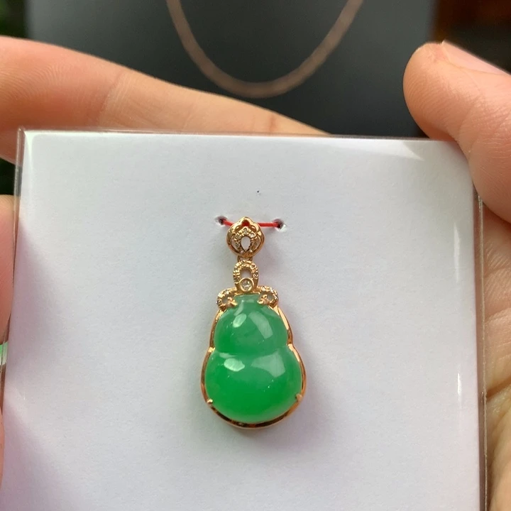 了***店翡翠18K金镶嵌颈饰翡翠吊坠