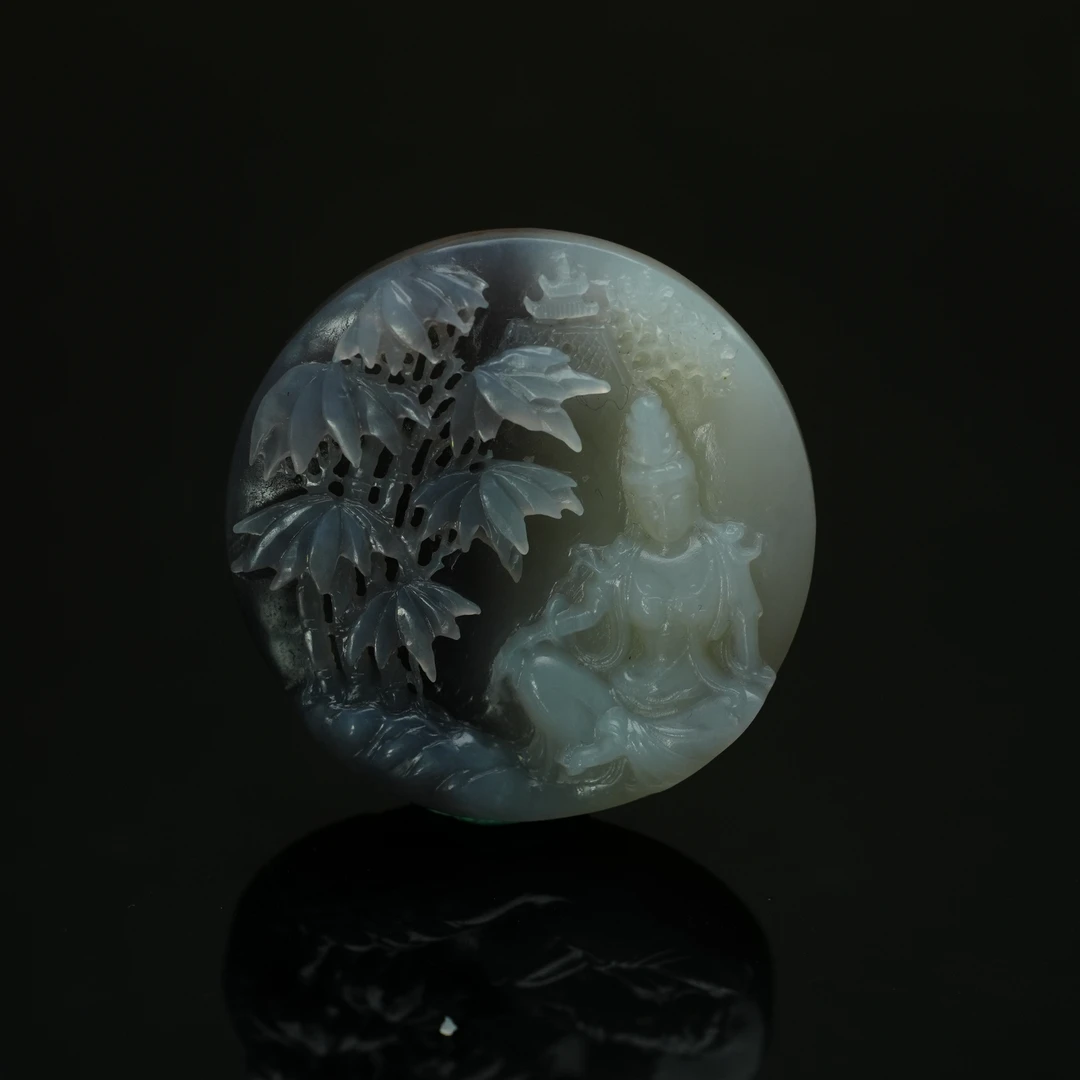 LOT8822 和田玉青海烟紫观音牌