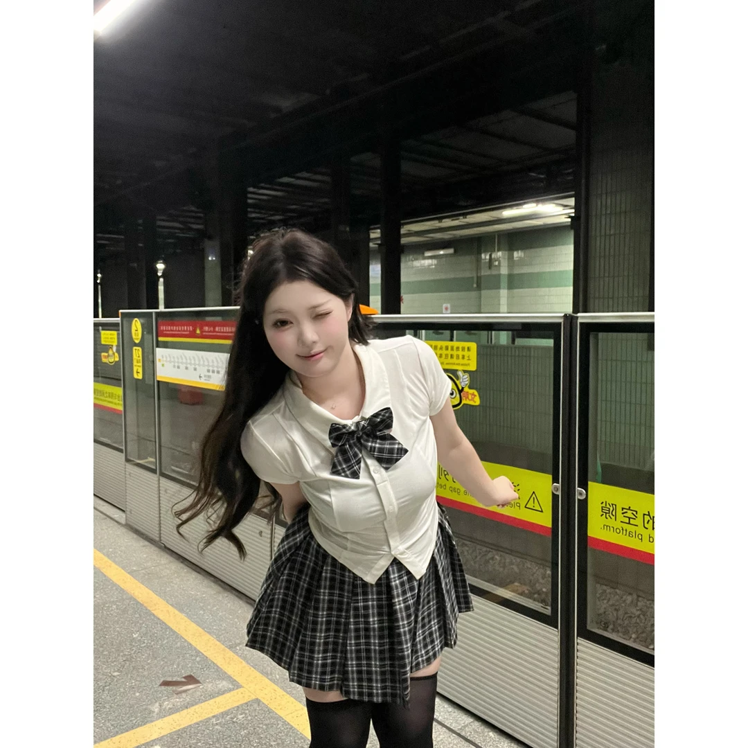 70032 20889白色衬衫短袖上衣夏季JK套装收腰腰显瘦格子半裙