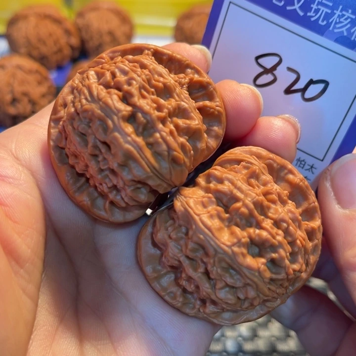 文玩核桃把件46狮子820。，