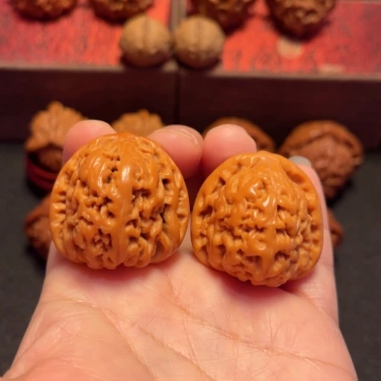 文玩核桃吊坠南疆石