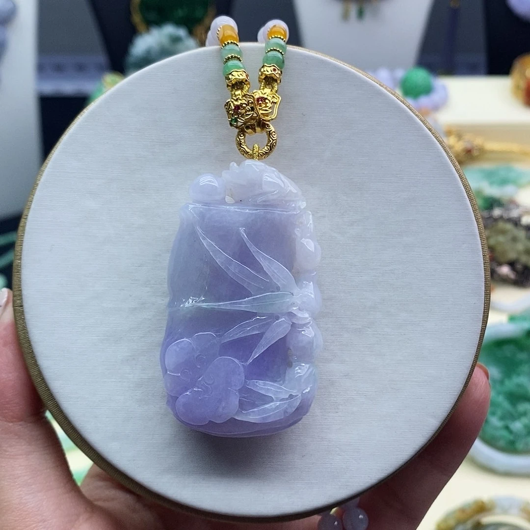 翡翠未镶嵌吊坠(赠链)