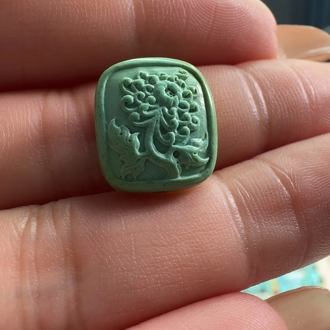 绿松石未镶嵌颈饰