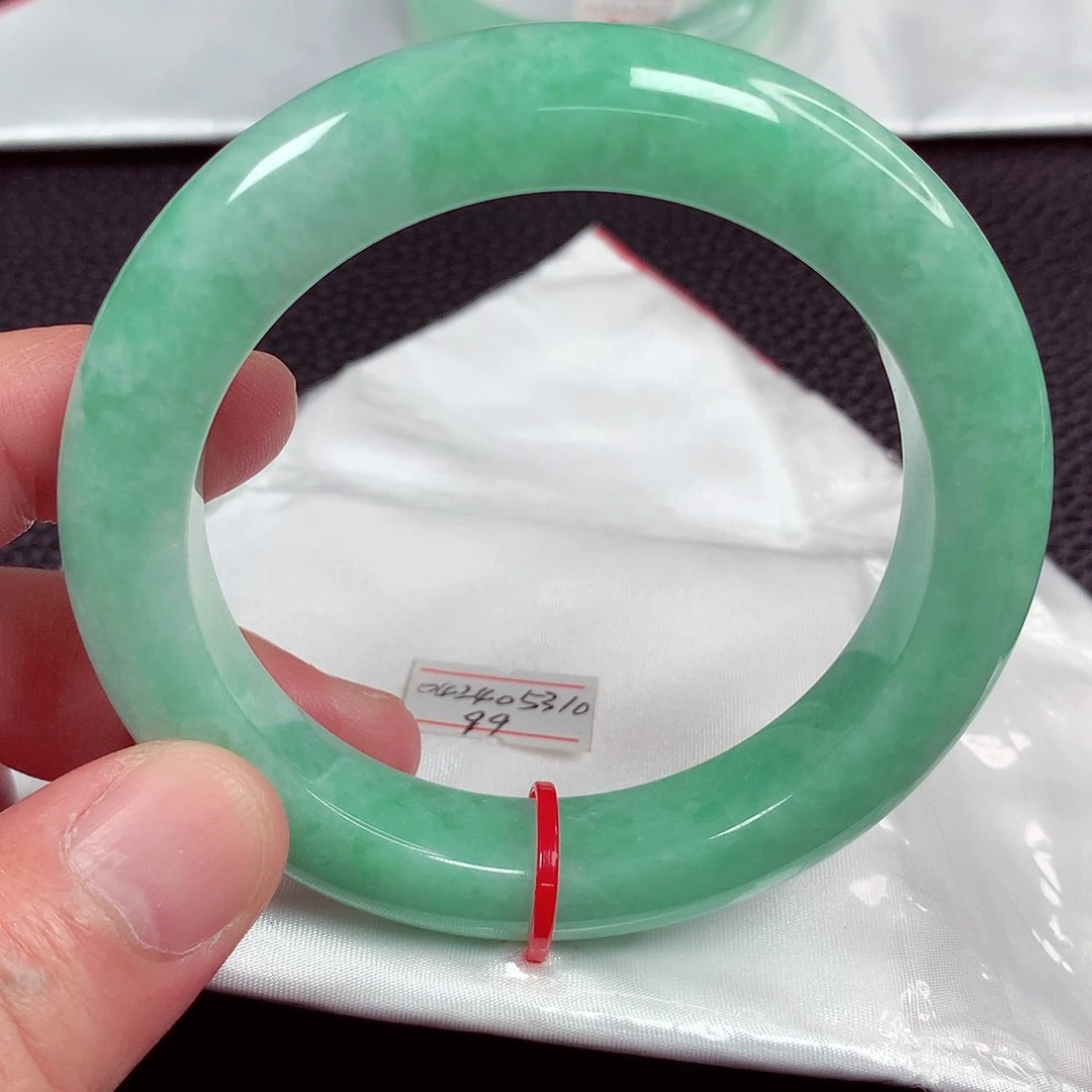 未镶嵌手镯翡翠天然翡翠手镯
