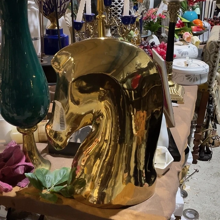 陶瓷花瓶，茶杯茶具。