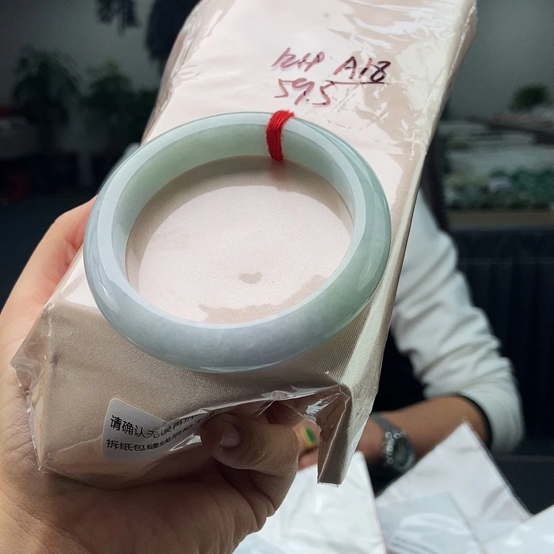 翡翠未镶嵌手镯拍一发一