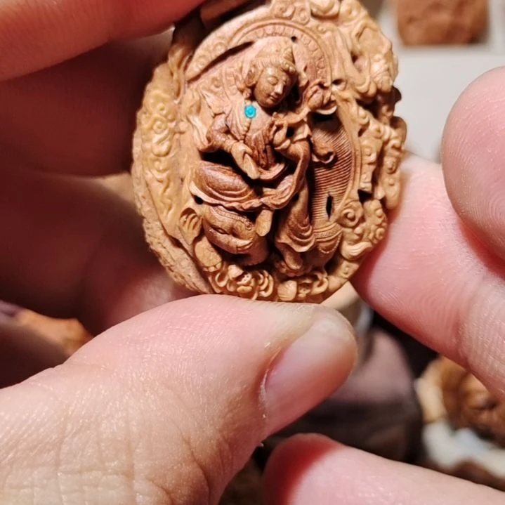 纯手工桃核雕刻普贤菩萨