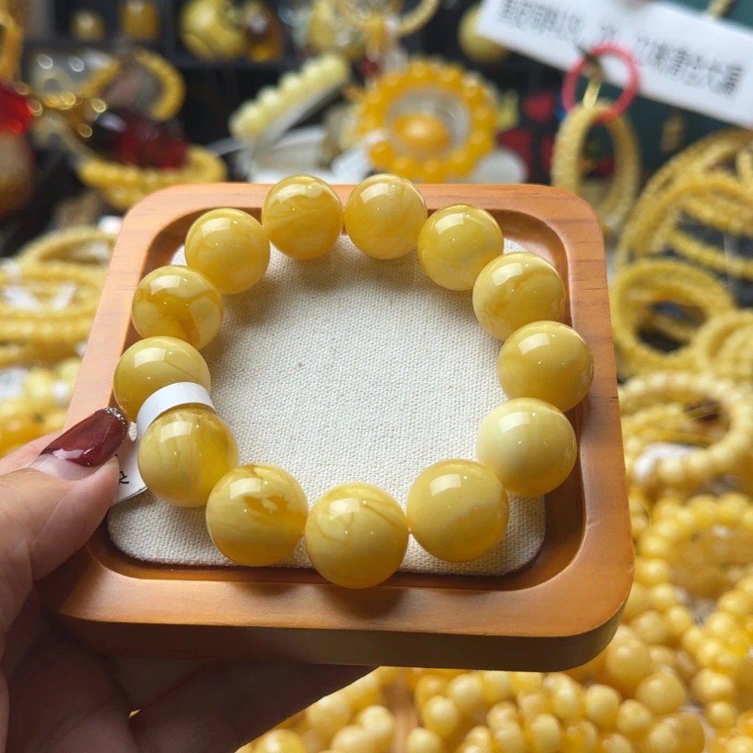 蜜蜡未镶嵌手串俄料金白溶洞妖花珠串（138克价）