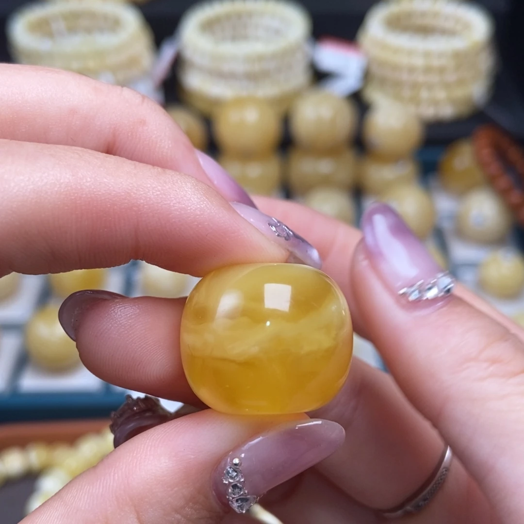 蜜蜡未镶嵌珠宝奇石20.7*10.7mm