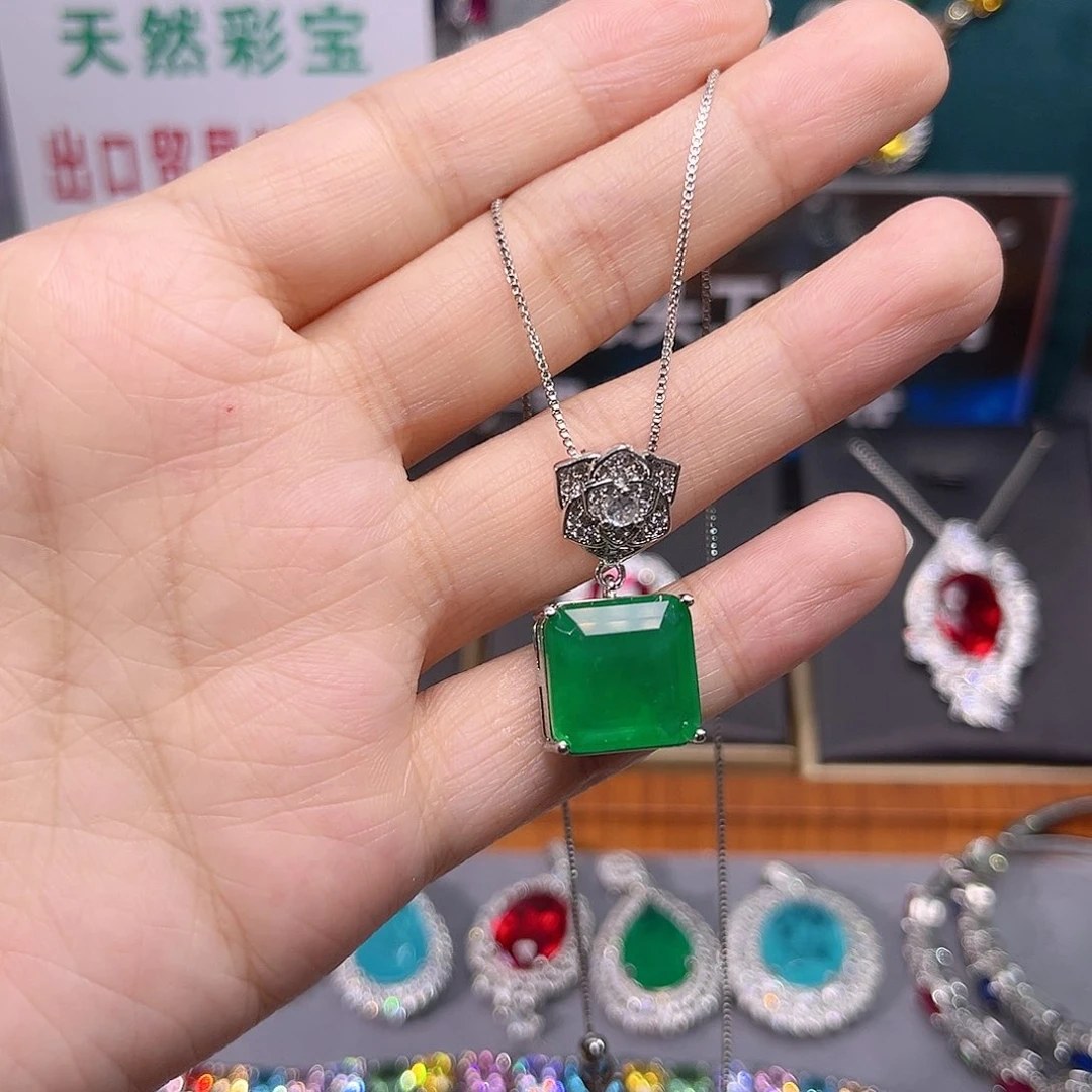 银S925镶嵌颈饰祖母绿172