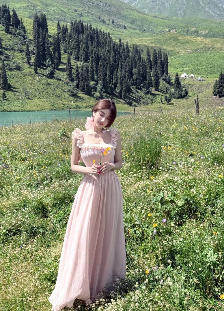 WW定制「豆蔻年华」法式仙女性感夏季甜美小众显示设计感连衣裙