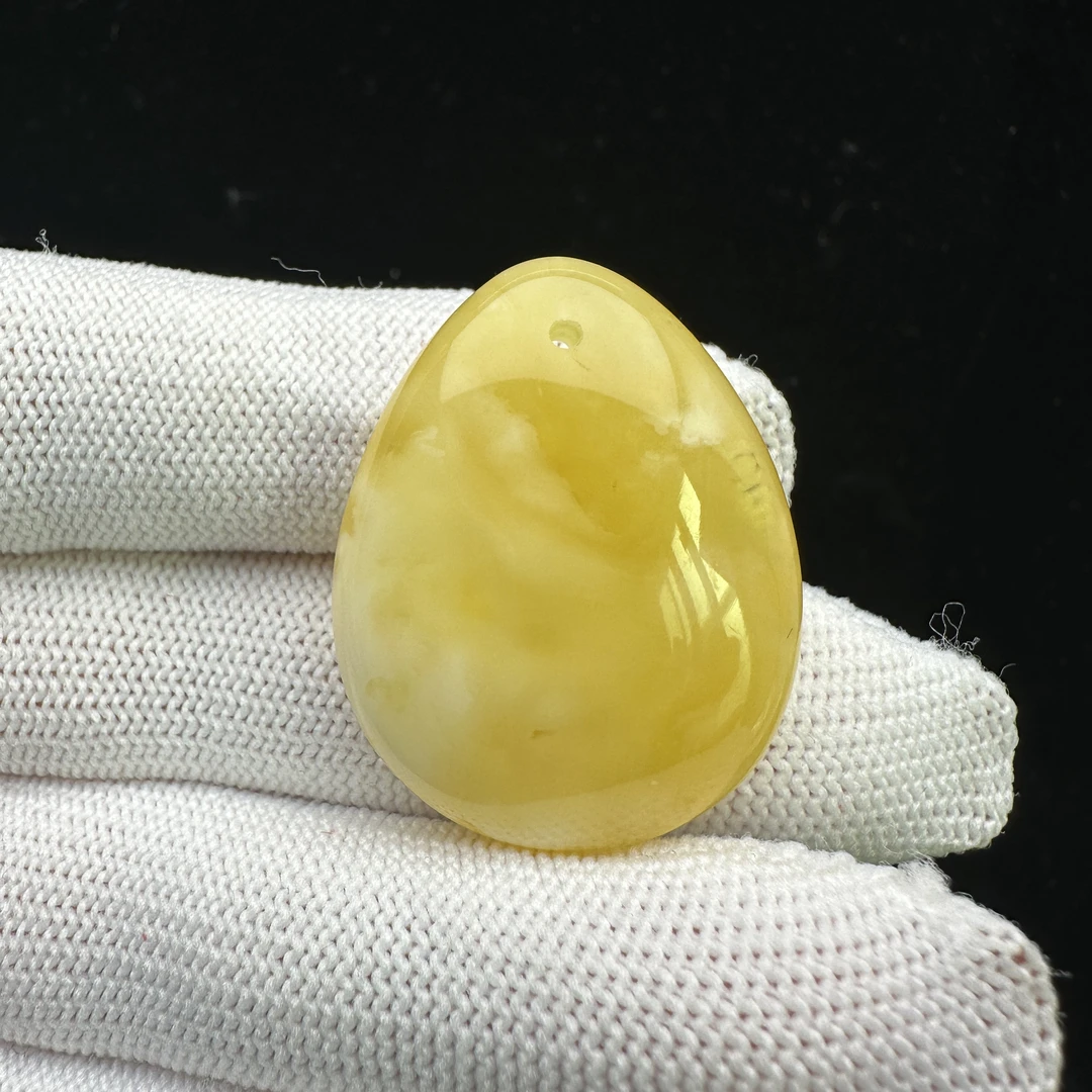 D2521天然原矿蜜蜡 微花粉水滴牌 25*32*8mm抖音基地质检发货