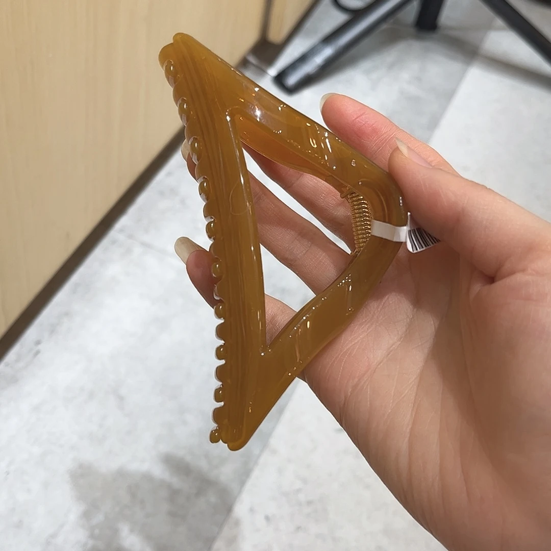 布艺非金属许妍同款焦糖色大抓