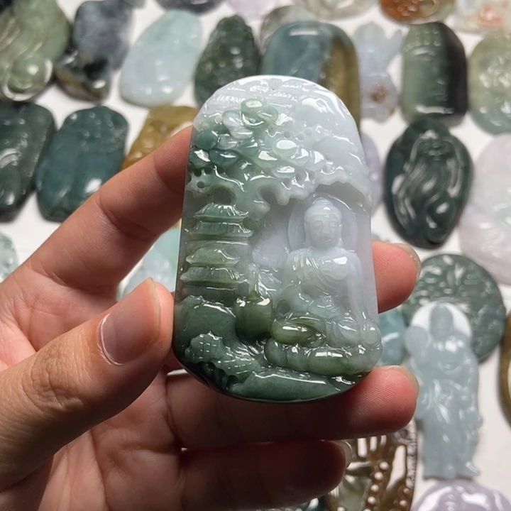 翡翠未镶嵌颈饰大日如来56