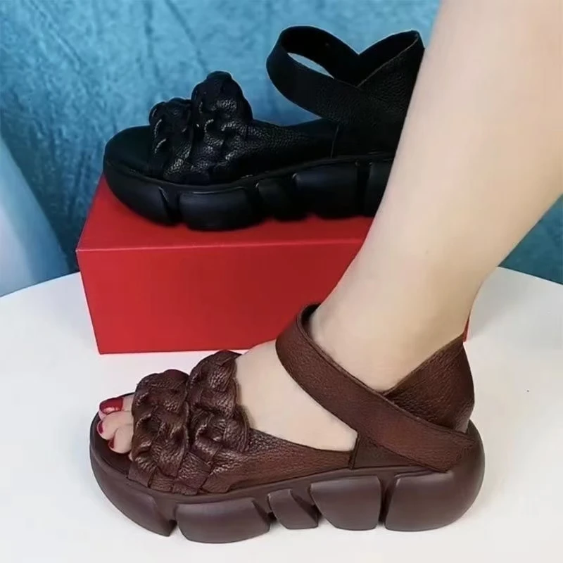 真皮复古松糕厚底一字带露趾包跟皮凉鞋2025夏季新 款编织女凉鞋