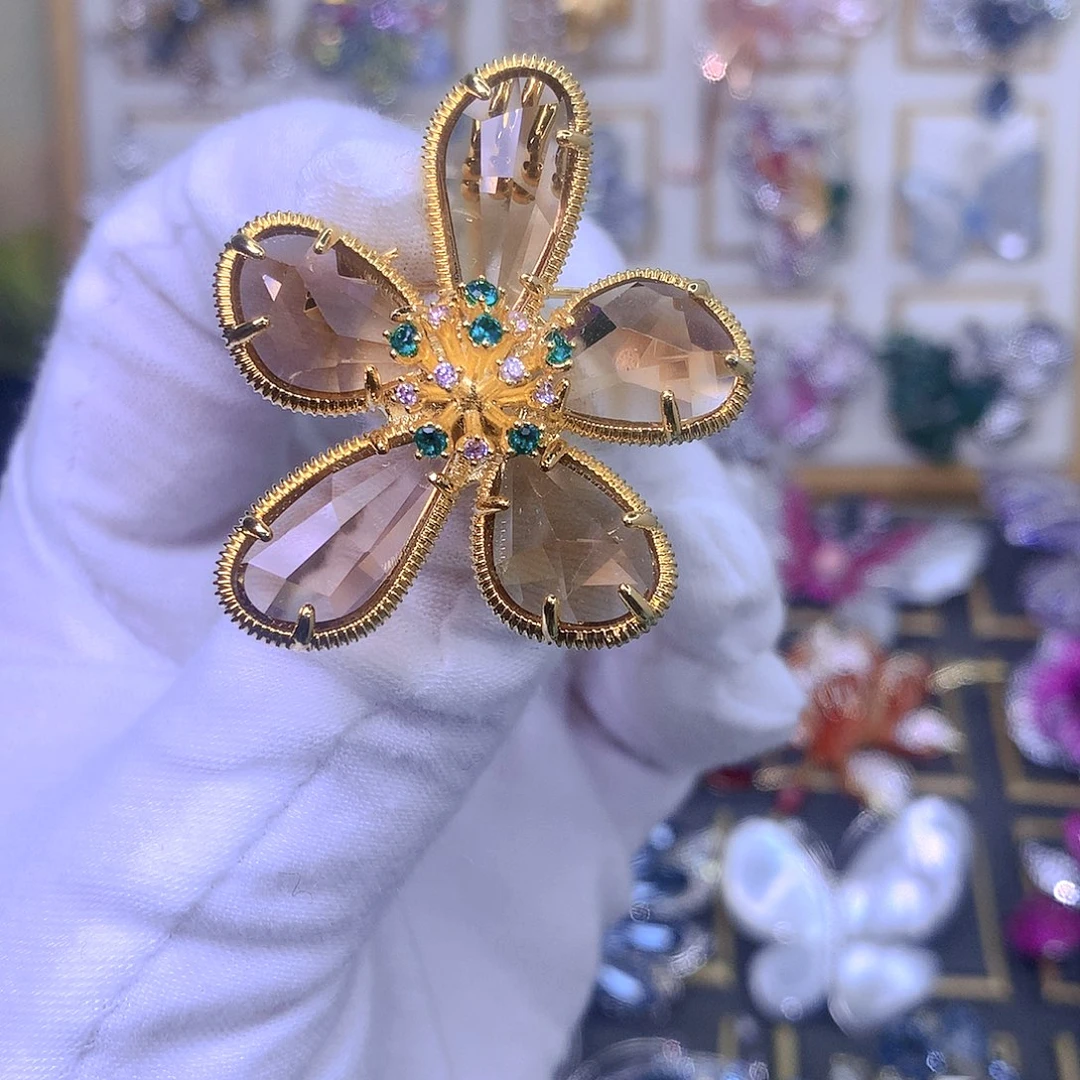 合成立方氧化锆铜胸针胸花