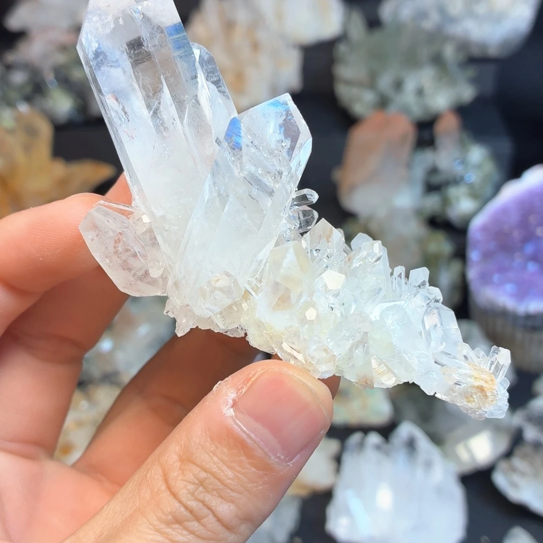 石材绝美超透白水晶晶簇