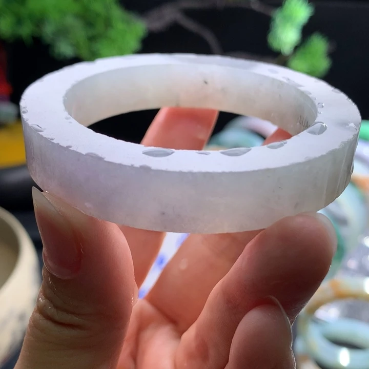 未镶嵌翡翠手镯定制翡翠
