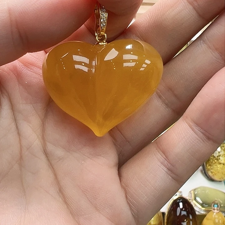 琥珀未镶嵌珠宝奇石