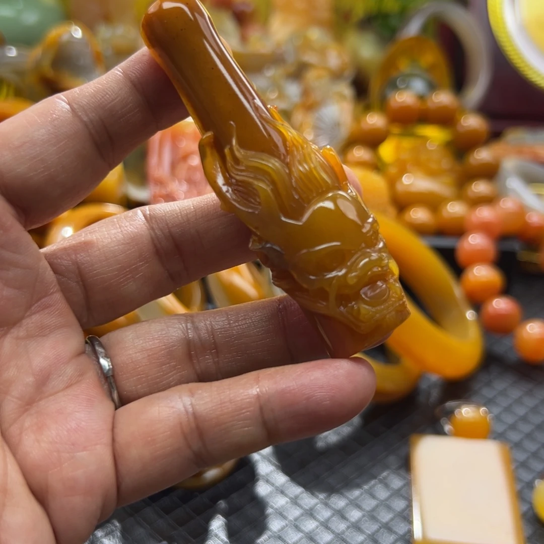 石英质玉未镶嵌颈饰