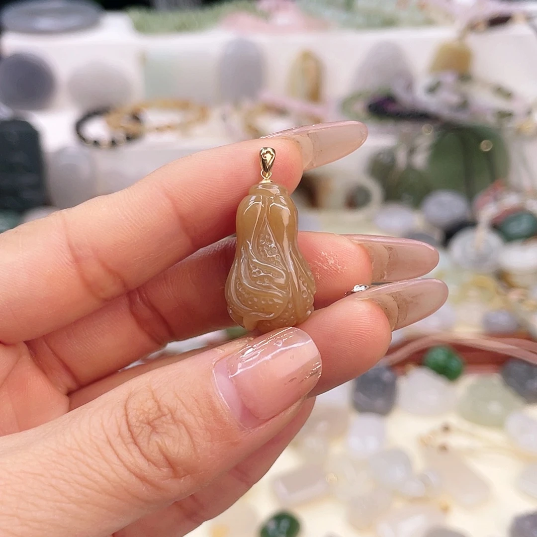 【闪购商品】和田玉吊坠(赠链)18K金镶嵌玄*