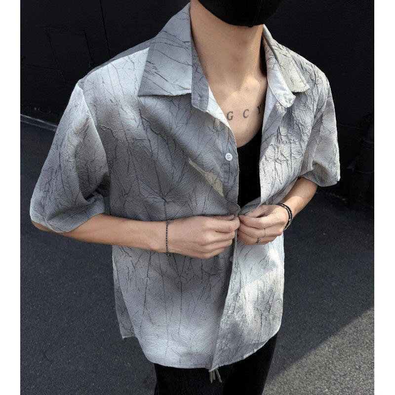 肌理感裂纹压皱短袖衬衫男夏季薄款设计感小众痞帅宽松五分袖衬衣