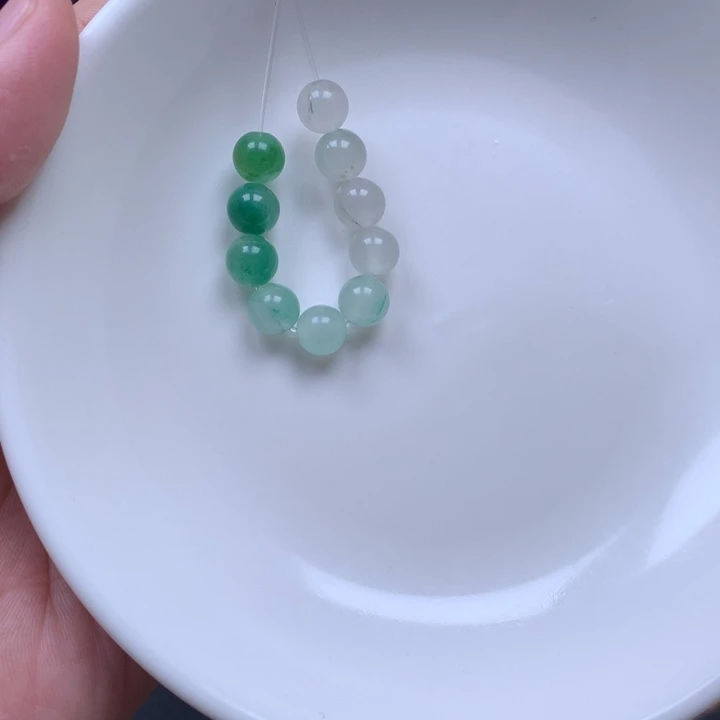 石英质玉未镶嵌颈饰卡8