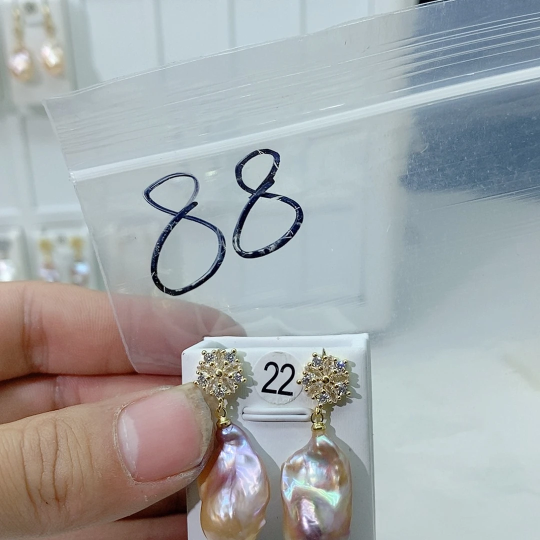 淡水珍珠颈饰合金