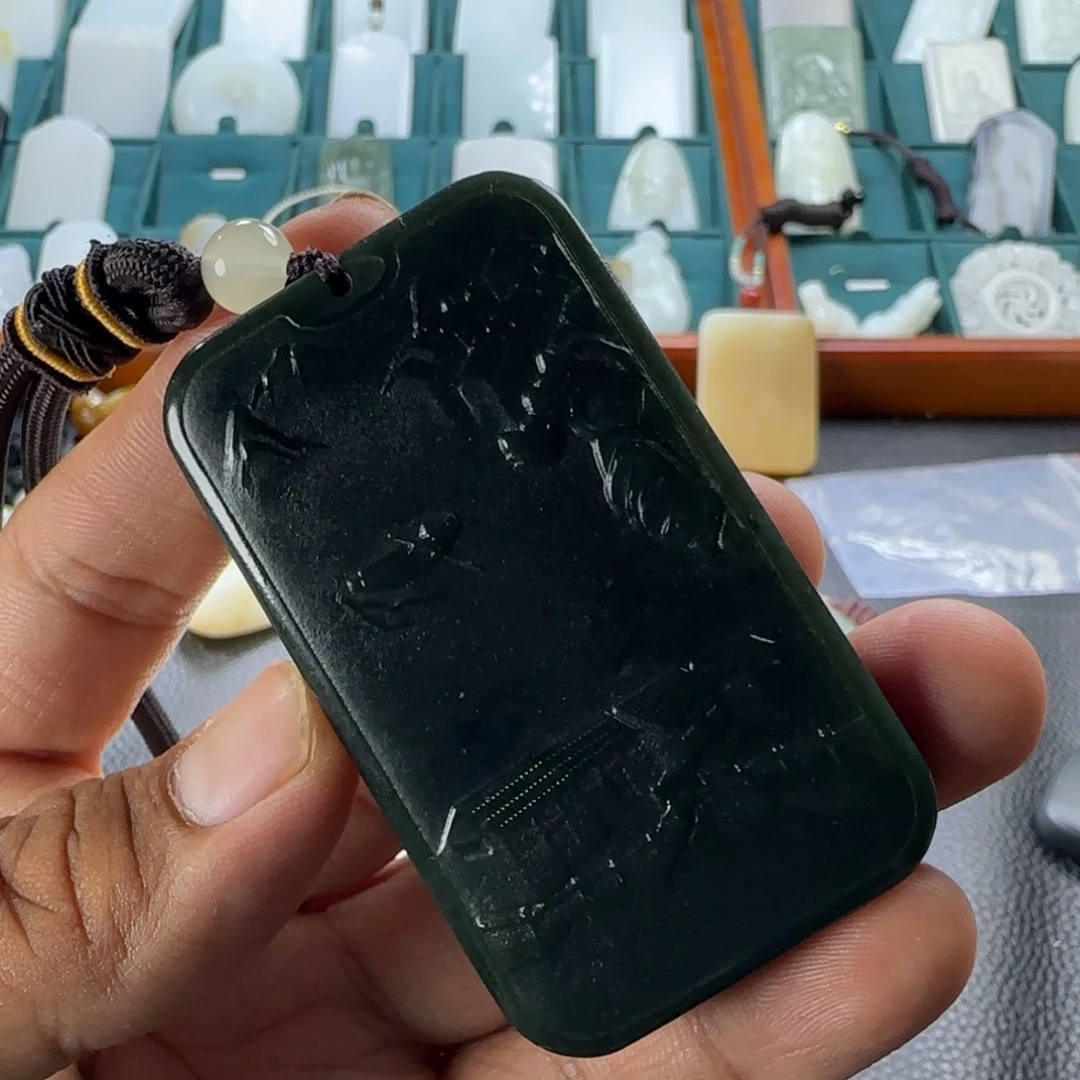 和田玉未镶嵌车挂