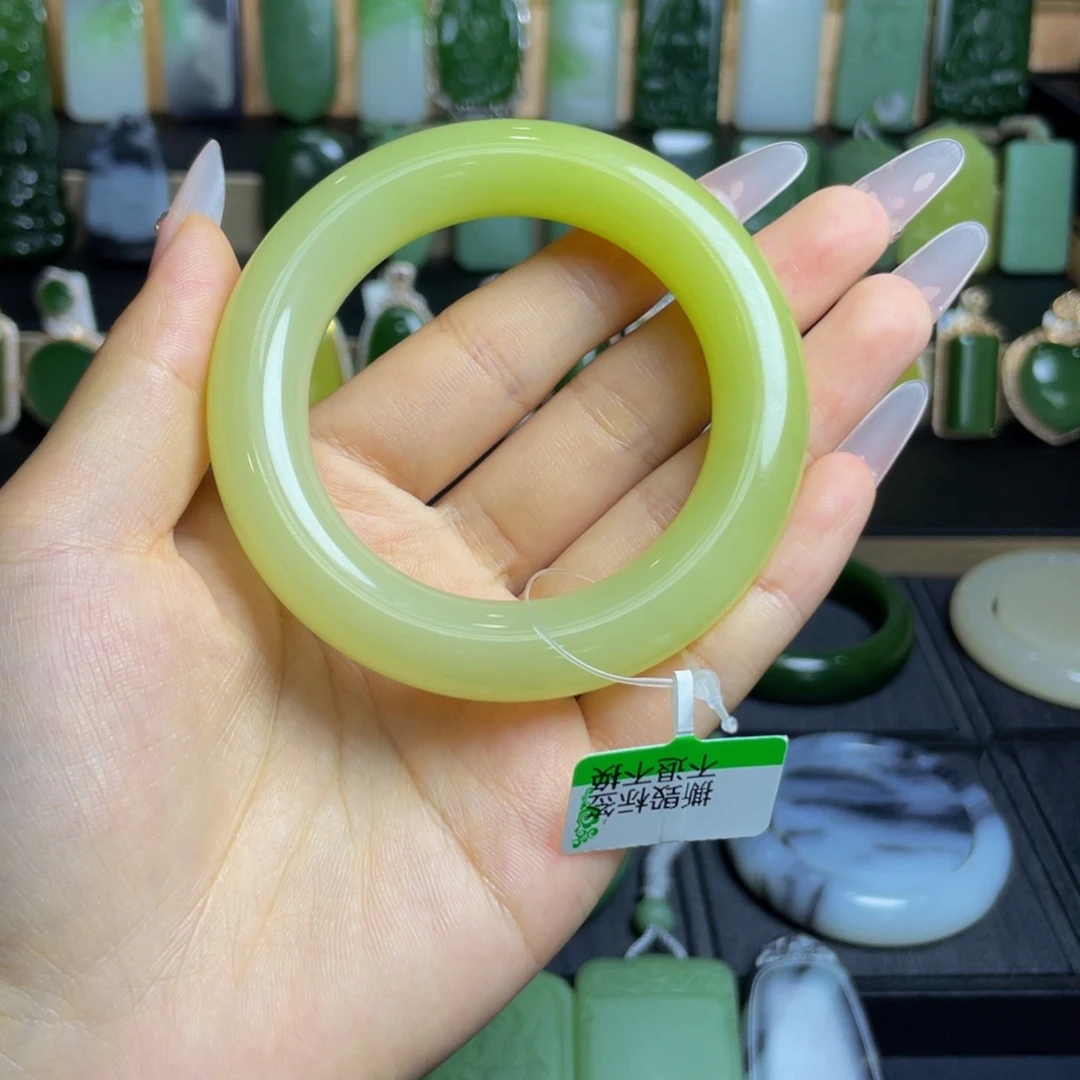 薇***和田玉未镶嵌手链