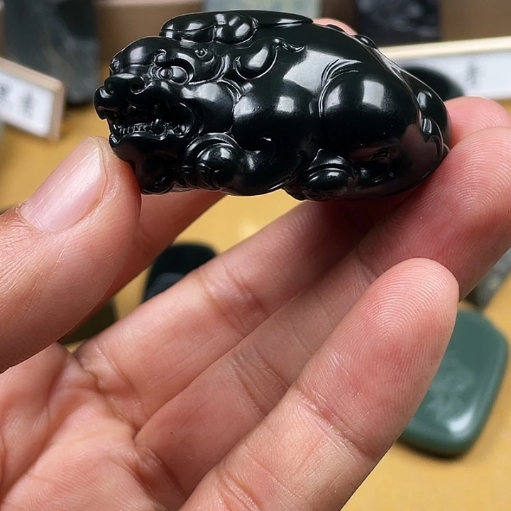 被***窝和田玉未镶嵌颈饰