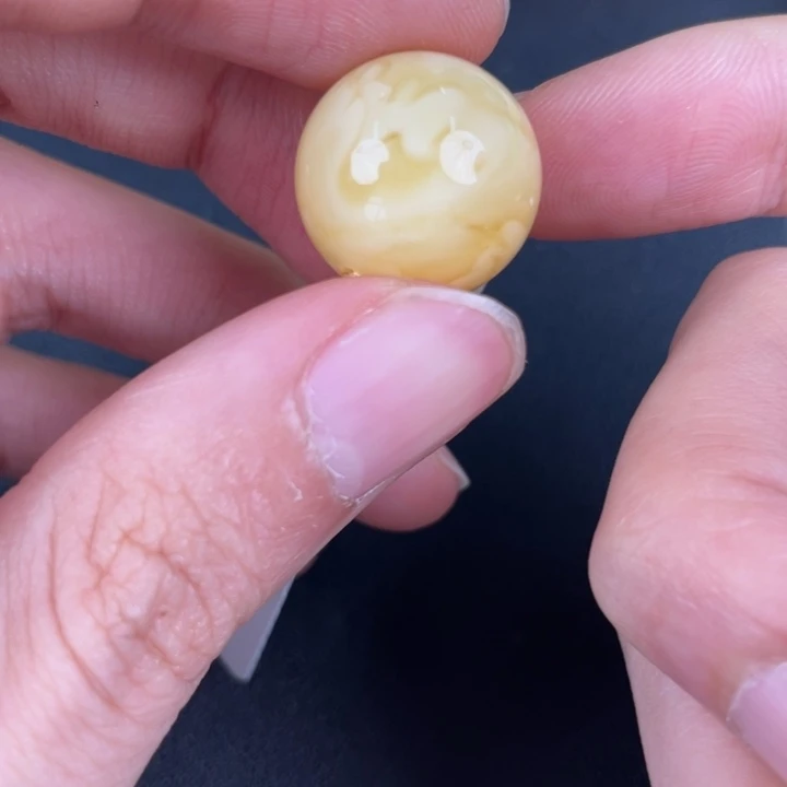 琥珀裸石未镶嵌天然93