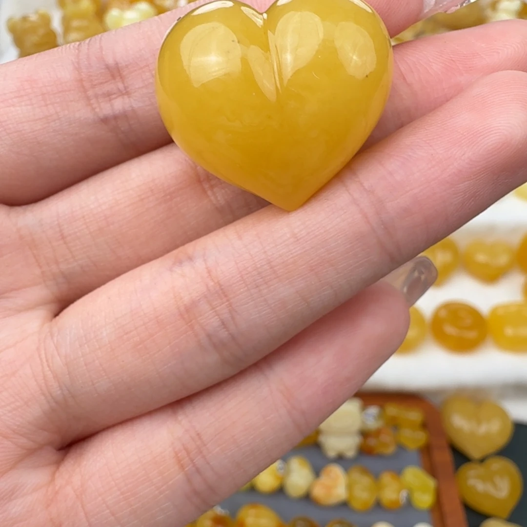 未镶嵌琥珀裸石5.84克