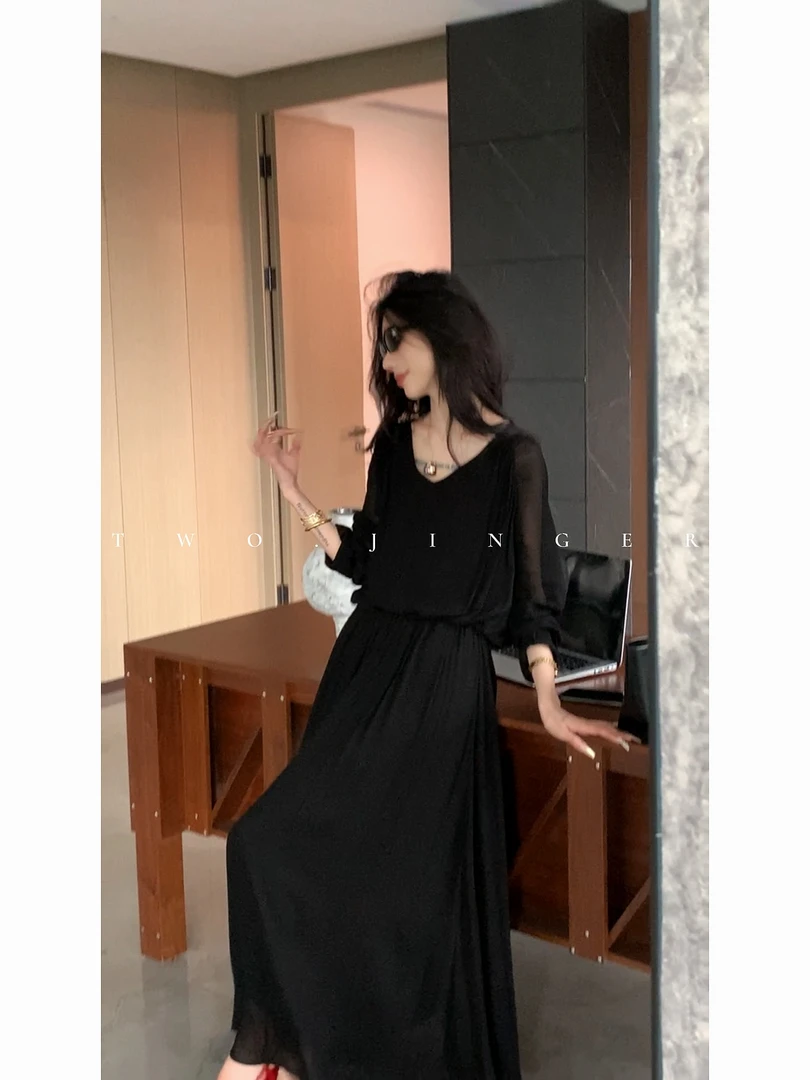 二静子 极简约静奢（野蔷薇 ）轻而易举撩拨人心的连衣裙CX9377