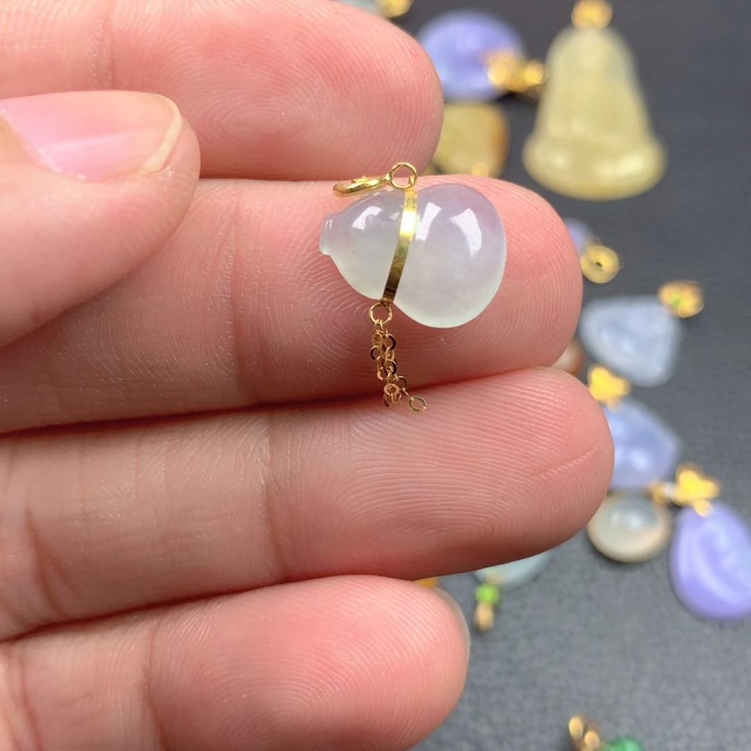 【闪购商品】颈饰18K金镶嵌翡翠翡翠
