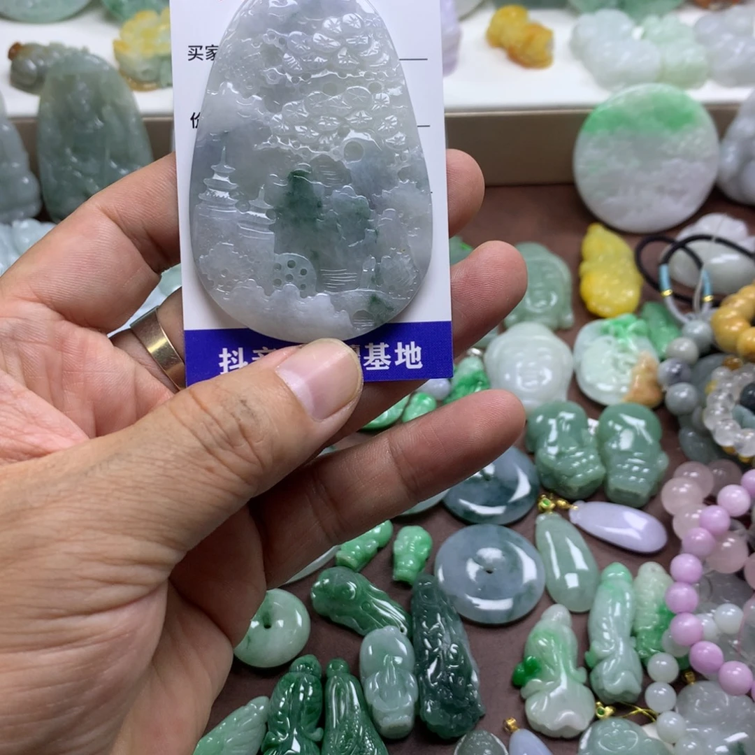翡翠未镶嵌颈饰缅甸A货翡翠
