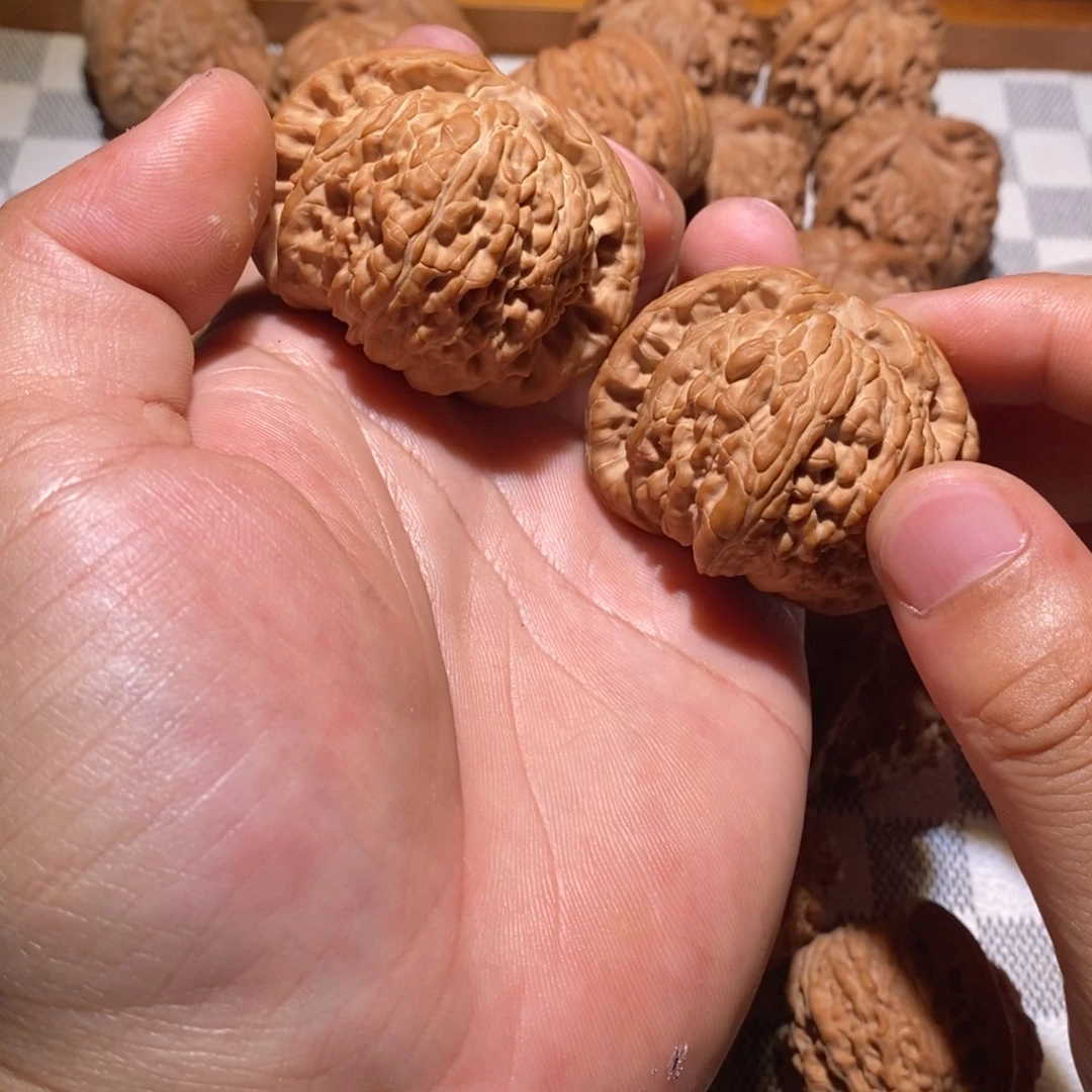 i***o文玩核桃吊坠白狮子