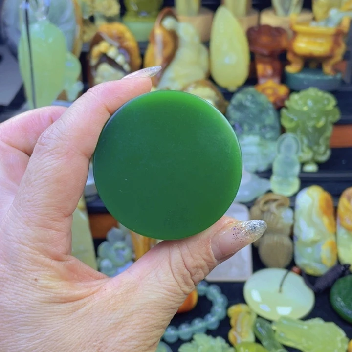 蛇纹石玉未镶嵌颈饰?****生