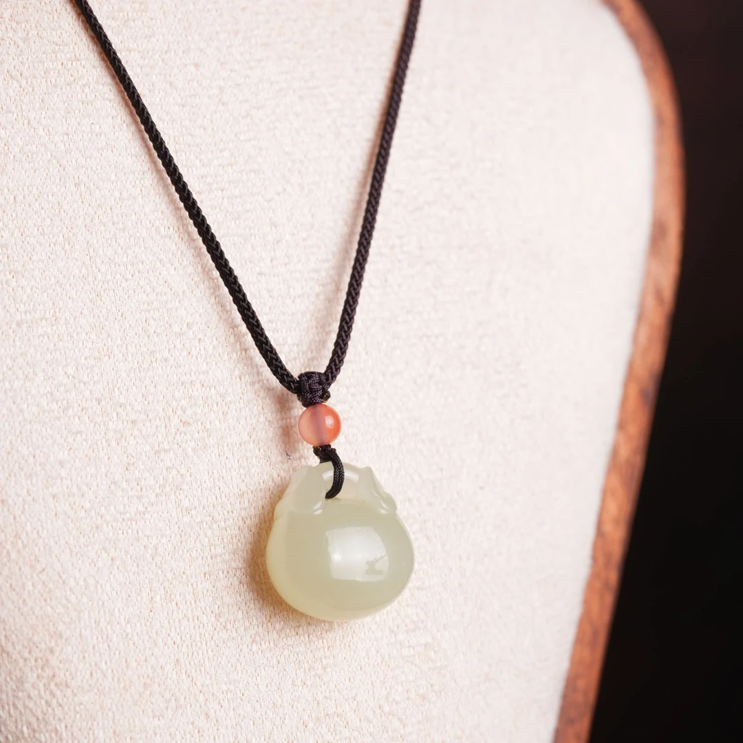 【鑫浩矿业】新疆和田玉-胖福袋吊坠挂件一件