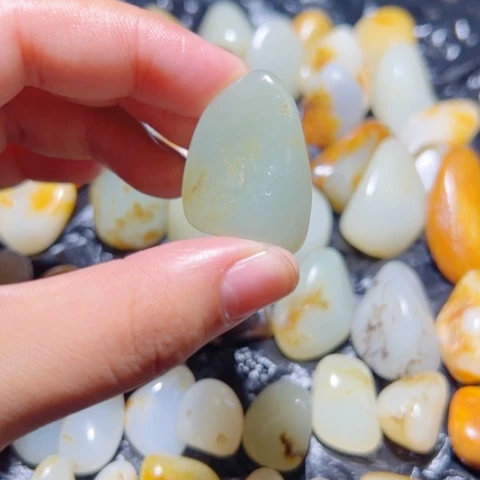 和田玉（子料）未镶嵌颈饰14.8克