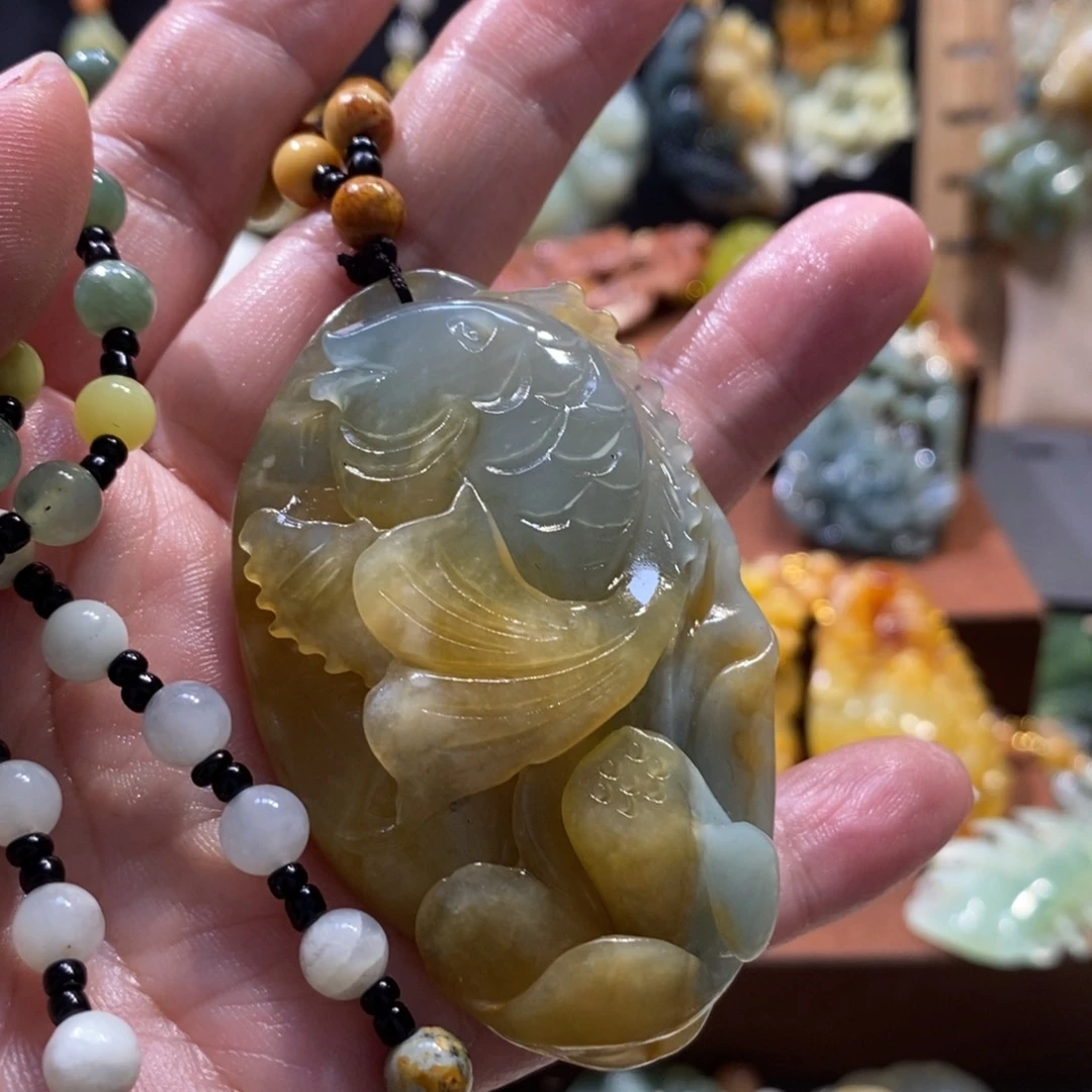 蛇纹石玉颈饰未镶嵌邯****家