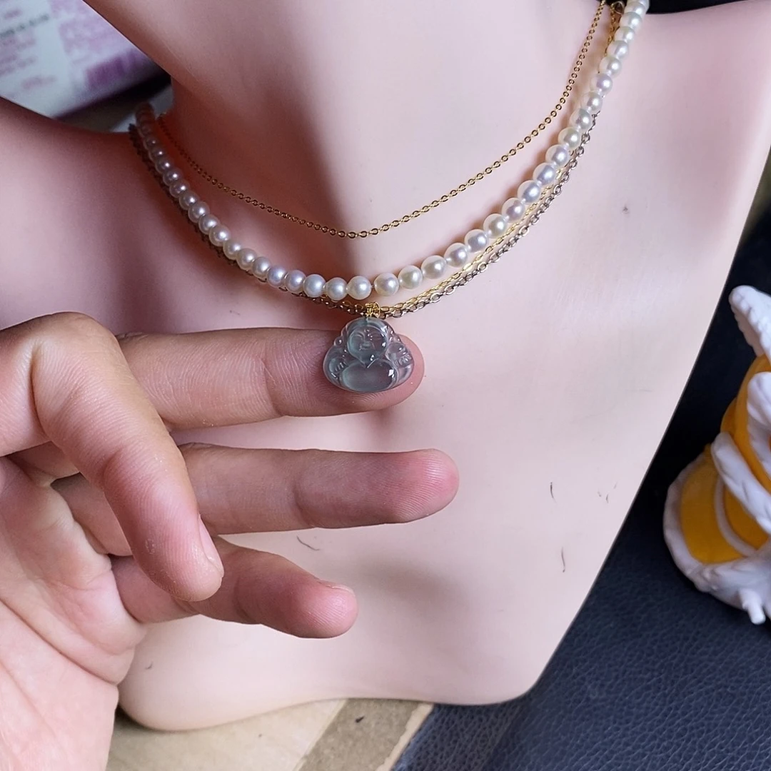 颈饰18K金镶嵌翡翠