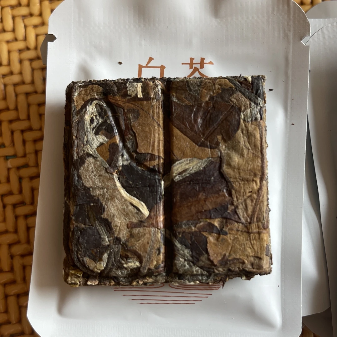 云南大叶种老白茶寿眉饼干茶独立包装便携易携带