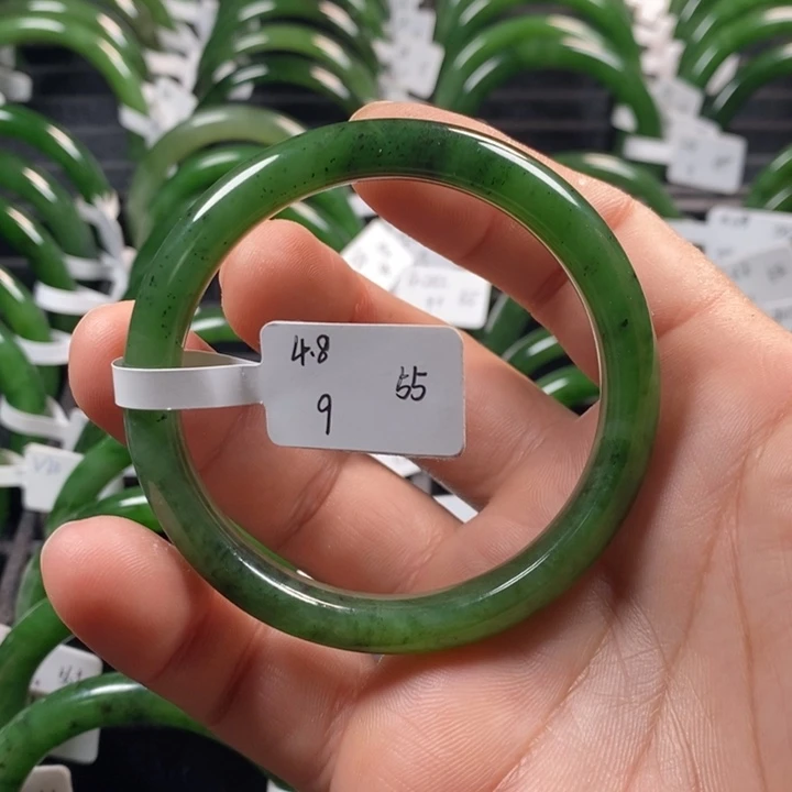 和田玉（碧玉）手镯未镶嵌55+