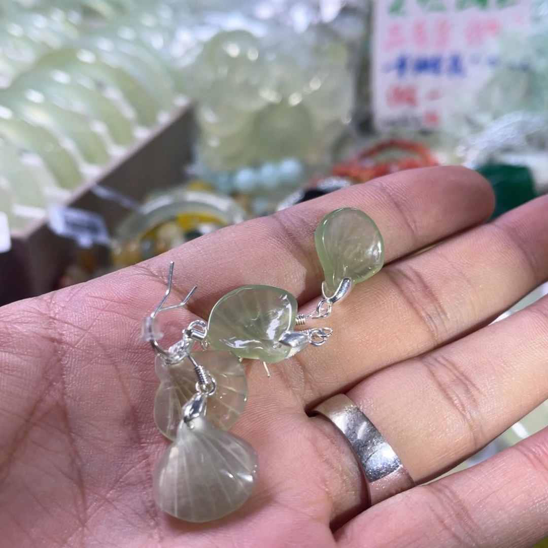 未镶嵌蛇纹石玉颈饰