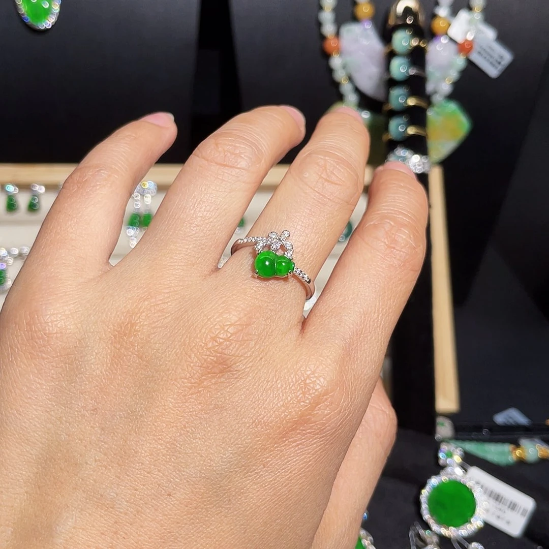 翡翠戒指银S925镶嵌葫芦