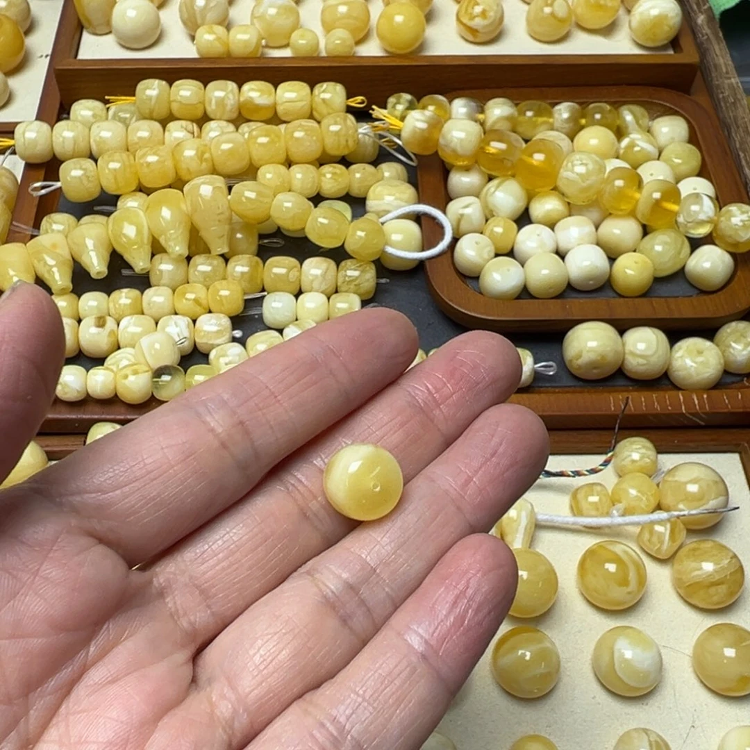 洒***脱琥珀未镶嵌裸石琥珀蜜蜡