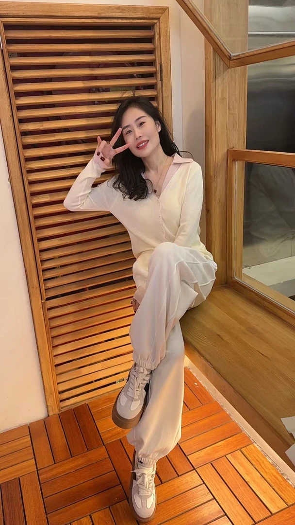 Miss huo 翻领长袖针织开衫 A 杏色 777503