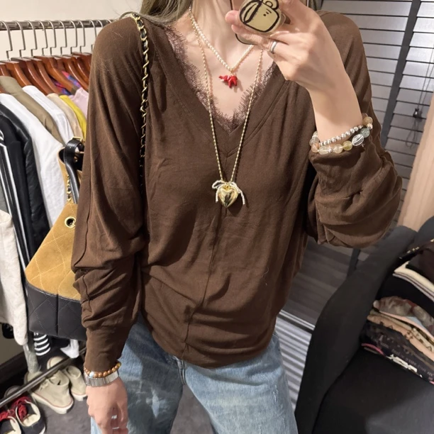 【思含】秋季新款设计感V领蕾丝边长袖宽松洋气上衣